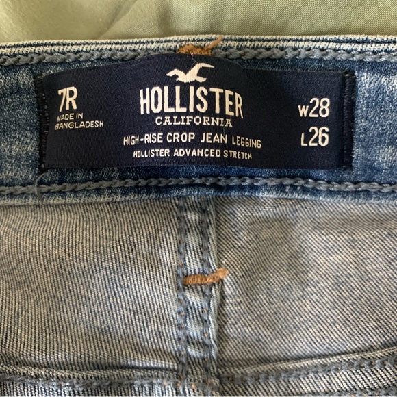 Hollister High Waisted Jeans - Picture 4 of 8